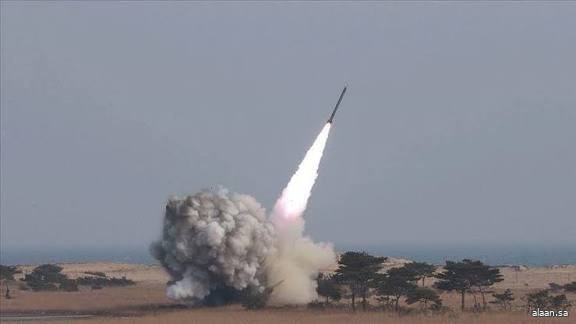 كوريا الشمالية تطلق صاروخا بالستيًا