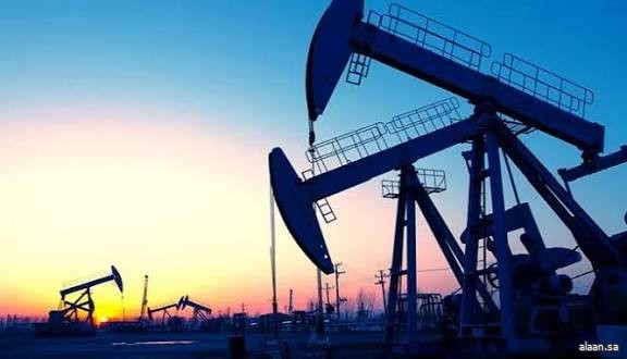 النفط يواصل مكاسب الجلسة الماضية والأسعار تقفز 3%