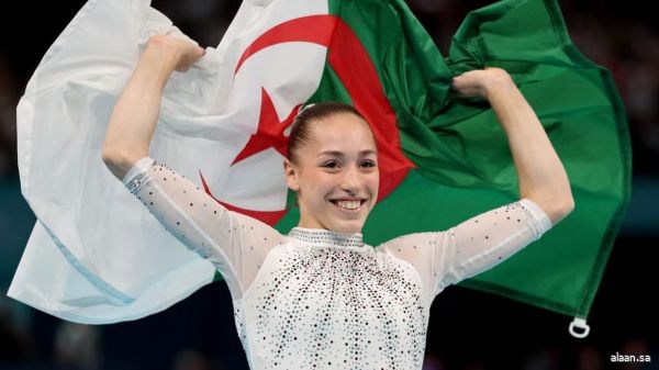 الجزائرية كايليا نمور أول لاعبة جمباز إفريقية في التاريخ تُتوّج بطلة للعالم الجزائرية كايليا نمور أول لاعبة جمباز إفريقية في التاريخ تُتوّج بطلة للعالم