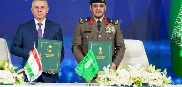 توقيع مذكرة تفاهم للتعاون في مجال الدفاع المدني بين المملكة العربية السعودية وجمهورية طاجيكستان توقيع مذكرة تفاهم للتعاون في مجال الدفاع المدني بين المملكة العربية السعودية وجمهورية طاجيكستان