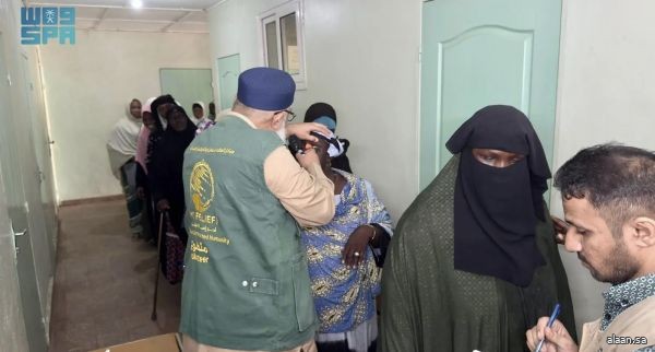 مركز الملك سلمان للإغاثة يدشّن برنامج نور السعودية التطوعي لمكافحة العمى والأمراض المسببة له في جمهورية مالي مركز الملك سلمان للإغاثة يدشّن برنامج نور السعودية التطوعي لمكافحة العمى والأمراض المسببة له في جمهورية مالي