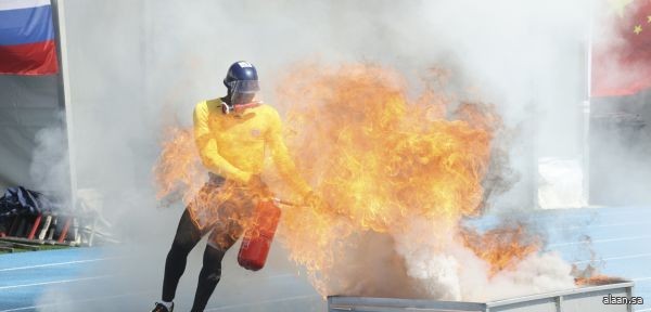 وسط تنافسية عالية ..  سباق (400) متر تتابع ببطولة العالم لرياضة الإطفاء والإنقاذ وسط تنافسية عالية ..  سباق (400) متر تتابع ببطولة العالم لرياضة الإطفاء والإنقاذ