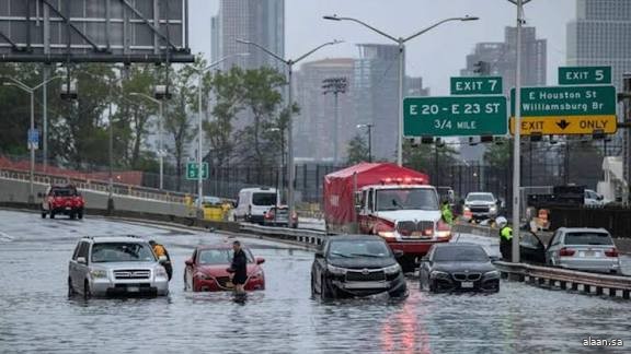 أمطار غزيرة في نيويورك وتحذير من فيضانات في مناطق ساحلية أمطار غزيرة في نيويورك وتحذير من فيضانات في مناطق ساحلية