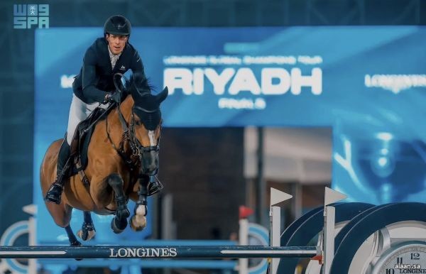 البريطاني سكوت براش ينال الجائزة الكبرى في ثاني أيام جولة الرياض ببطولة لونجين البريطاني سكوت براش ينال الجائزة الكبرى في ثاني أيام جولة الرياض ببطولة لونجين