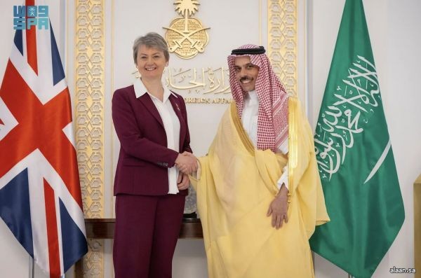 سموُّ وزير الخارجية يستقبل وزيرة خارجية بريطانيا