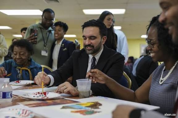 زهران ممداني يتصدَّر السباق لرئاسة بلدية نيويورك