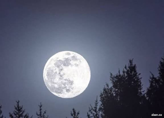 سماء المملكة والوطن العربي تشهد اليوم اكتمال قمر شهر جمادى الأولى