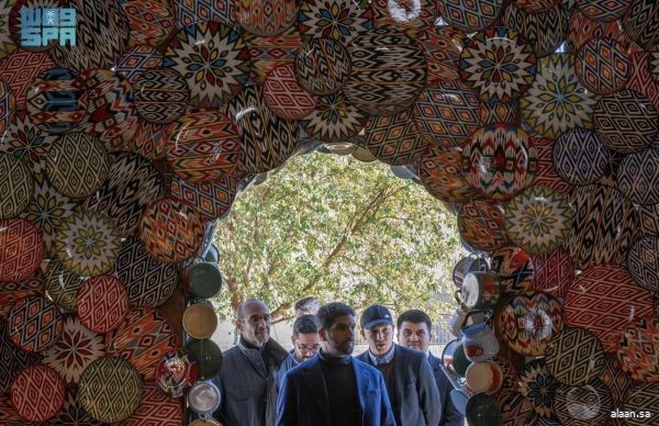 سموُّ وزير الثقافة يزور بينالي بُخارَى للفن المُعاصر بجمهورية أوزباكستان