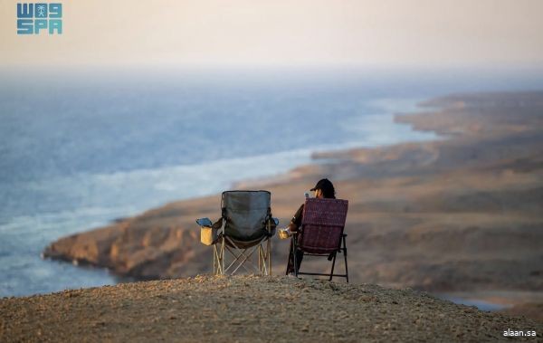 وادي أم الطين بالوجه.. سكون البحر وأسرار الصخر في حضن الطبيعة