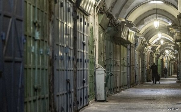 تحقيق لـ"الغارديان" يكشف عن أهوال سجن إسرائيلي تحت الأرض للفلسطينيين