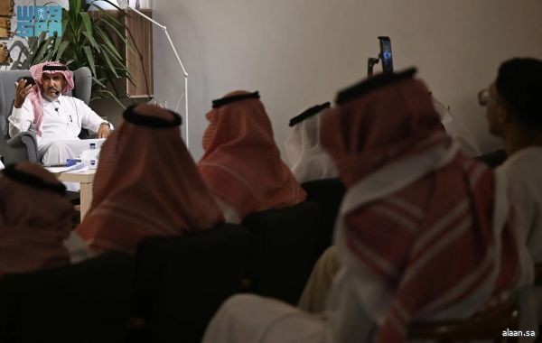 "حين يتحدّث الشعر".. أمسية أدبية في تبوك تُجسّد جمال اللغة وثراء الإبداع