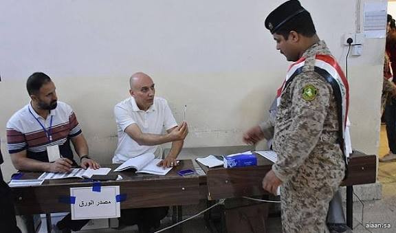 العراقيون يتوجهون إلى الصناديق لانتخاب برلمان جديد
