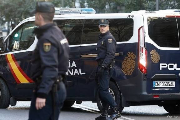 إسبانيا ..  تُفكِّك عِصابة مُتهمة بتهريب قُصَّر إلى فرنسا