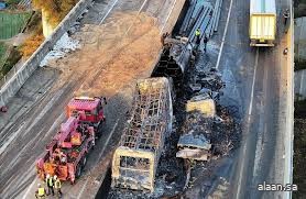 حادث تصادم متسلسل بين 13 مركبة على طريق سريع في مدينة يونغتشيون