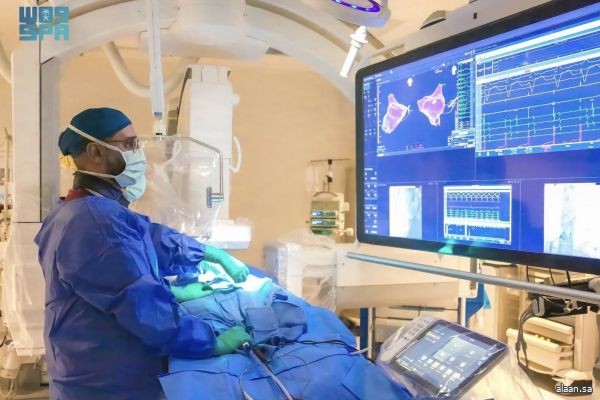 "التخصصي" يعيد بناء شريان أورطي بطُعم بيولوجي مشتق من غشاء قلب البقر