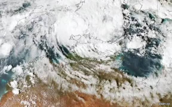 شمال أستراليا يتأهب للإعصار المداري "فينا"