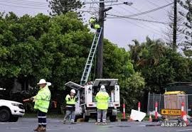 إعصار "فينا" يجتاح شمال أستراليا ويتسبب في انقطاع الكهرباء عن آلاف السكان