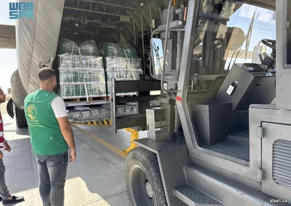وصول الطائرة الإغاثية السعودية الـ74 لإغاثة الشعب الفلسطيني في قطاع غزة التي يسيّرها مركز الملك سلمان للإغاثة
