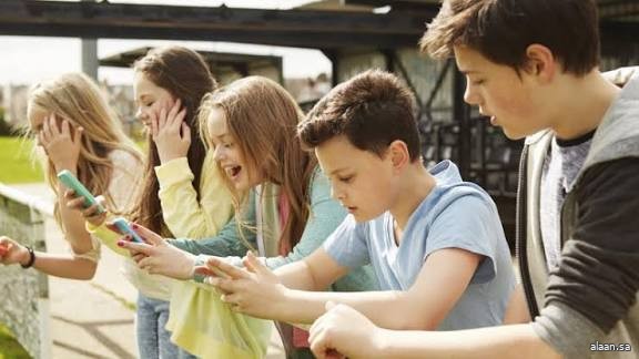 بدءًا من العام المقبل .. ماليزيا تحظُر وسائل التواصل الاجتماعي على الأقل من 16 عاما