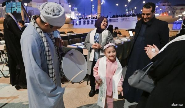 مركز الملك سلمان للإغاثة ينظّم زيارة للتوائم الملتصقة وذويهم لمنطقة البوليفارد وورلد في الرياض