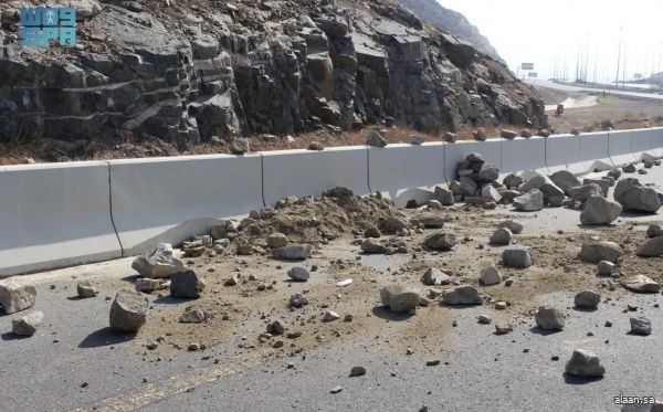 أمانة العاصمة المقدسة وفرع وزارة النقل ينفّذان تجربة مشتركة لرفع جاهزية التعامل مع مخاطر الأمطار