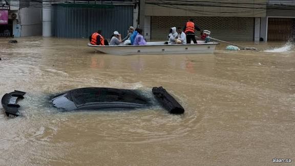 أكثر من 300 قتيل في فيضانات جنوب شرق آسيا