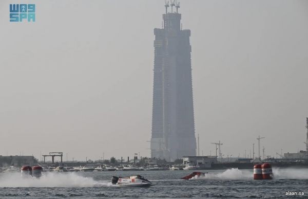 جدة ترفع مستوى المنافسة في اليوم الثاني للزوارق السريعة (F1H2O)