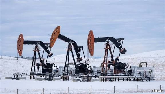 تراجُع أسعار النفط بفعل ضعف الطلب