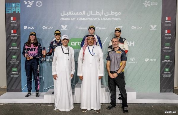 بيلوفيسكي يفتتح الجولة الخامسة من بطولة أرامكو السعودية للفورمولا 4 بانتصار كبير