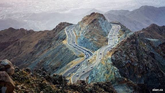 مؤلفات حديثة تُعيد قراءة الطائف بوصفها متحفًا مفتوحًا للهوية والثقافة