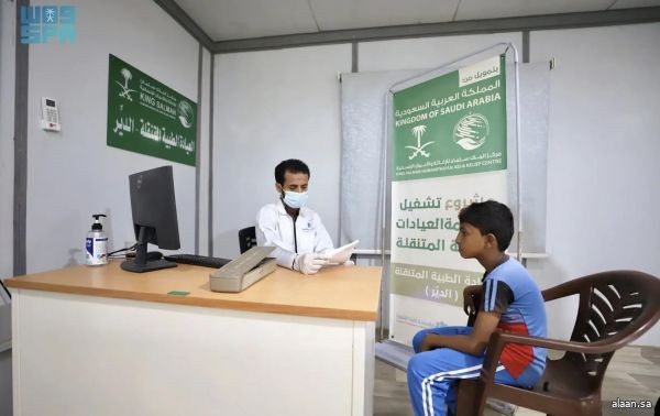 العيادة الطبية المتنقلة لمركز الملك سلمان للإغاثة في عزلة الدير بحجة تقدم خدماتها العلاجية لـ (212) مستفيدًا خلال أسبوع