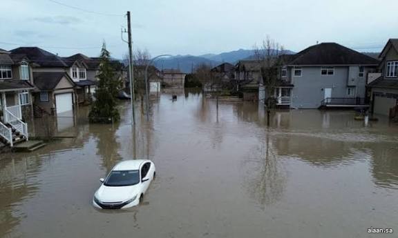 سيول تجتاح شمال غرب أمريكا وإجلاء عشرات الآلاف