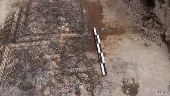 الآثار السورية .. اكتشاف لوحة فسيفسائية تعود إلى الحقبة البيزنطية بريف دمشق