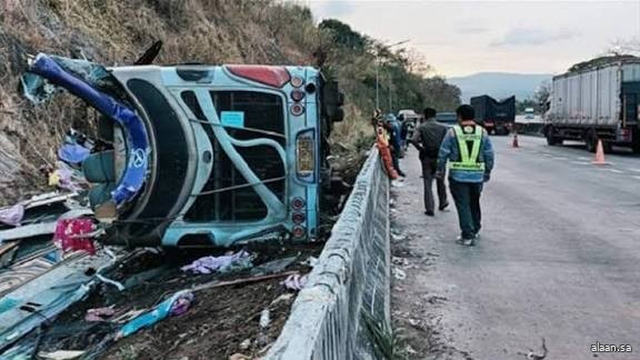 مقتل 17 شخصًا وإصابة 20 في حادث حافلة مدرسية بكولومبيا