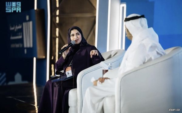 ندوة أدبية بمعرض جدة للكتاب تناقش تحولات الوصف في رسائل الأدباء