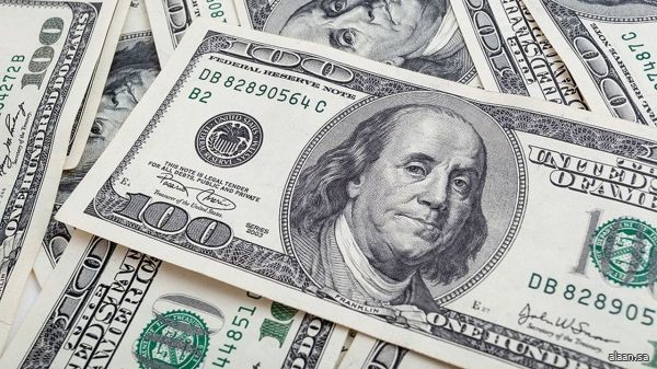 الدولار يستقر قُرب أدنى مستوى وسط ضبابية بشأن مسار الفائدة