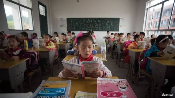 تخفيض عدد الامتحانات الروتينية في المدارس الصينية