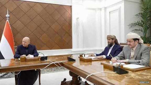 الرئاسي اليمني يعقد اجتماعًا طارئًا لبحث التطورات الأمنية ويقرّ عددًا من الإجراءات لحماية المدنيين والمنشآت العامة في عدن