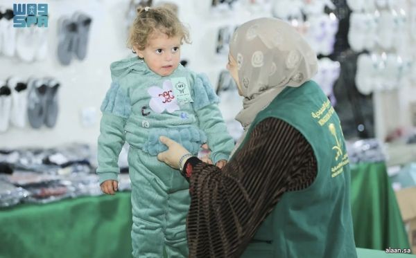 مركز الملك سلمان للإغاثة يدشّن مشروع توزيع الكسوة الشتوية "كنف" في محافظة مأرب لعام 2026م