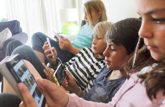 بريطانيا تُجري مشاورات بشأن استخدام الأطفال لوسائل التواصل الاجتماعي