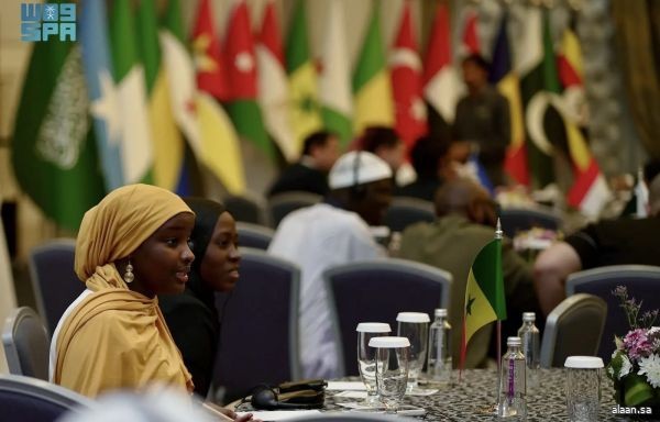 بجلسات نقاشية متخصصة .. برنامج "رحلة المشاعر المقدسة".. يعزِّز أبعاد الحوار الثقافي بين شباب الدول الإسلامية