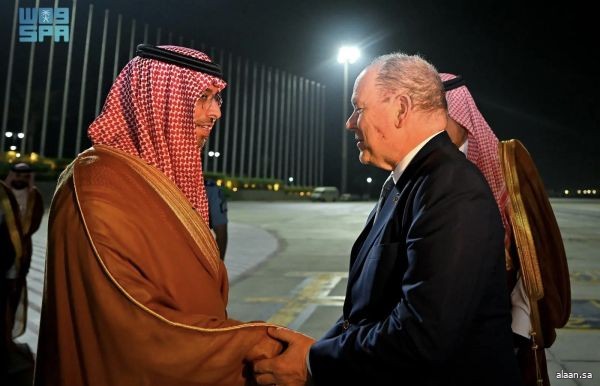 أمير إمارة موناكو يصل جدة