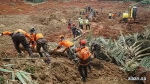 إندونيسيا تستأنف البحث عن 80 مفقودًا بعد انهيار أرضي أودى بحياة 10 أشخاص