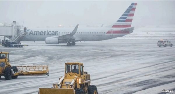 إلغاء آلاف الرحلات الجوية وانقطاع للكهرباء جرّاء عواصف شتوية في أمريكا