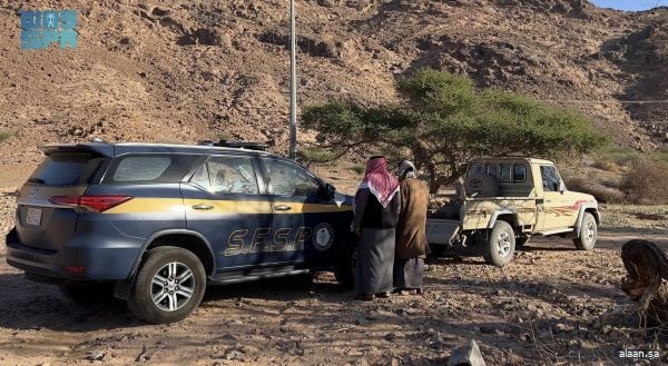 القوات الخاصة تضبط مخالفين لقطعهما الأشجار بمنطقة تبوك