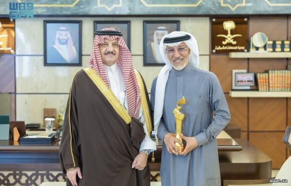 أمير المنطقة الشرقية يستقبل الفنان عبدالمحسن النمر بمناسبة فوزه بجائزة "جوي أوردز"
