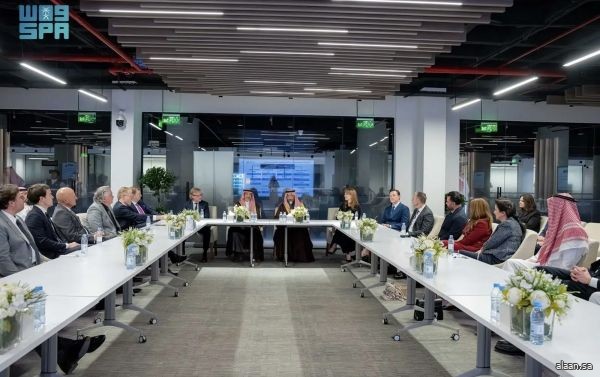 "الخريّف" يبحث الفرص المشتركة في الصناعة والتعدين مع شركات ألمانية