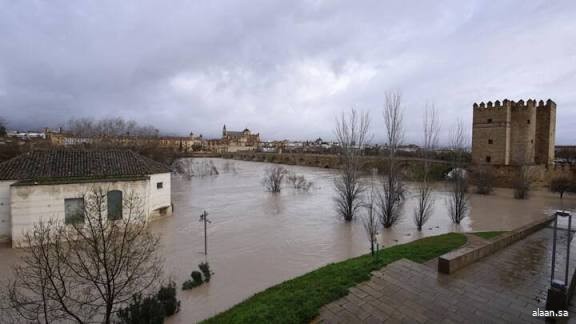 العاصفة "نيلس" تضرب جنوب فرنسا وتقطع الكهرباء عن آلاف المنازل