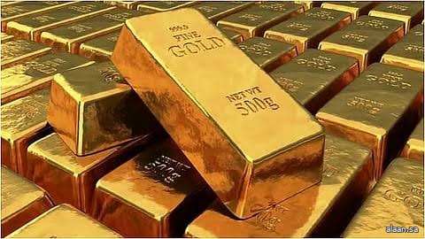 انخفاض الذهب 2% أمام ارتفاع الدولار وضعف السيولة