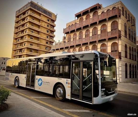 مواصلات جدة تُنظّم تشغيل الإعلانات الرقمية المتنقلة على المركبات